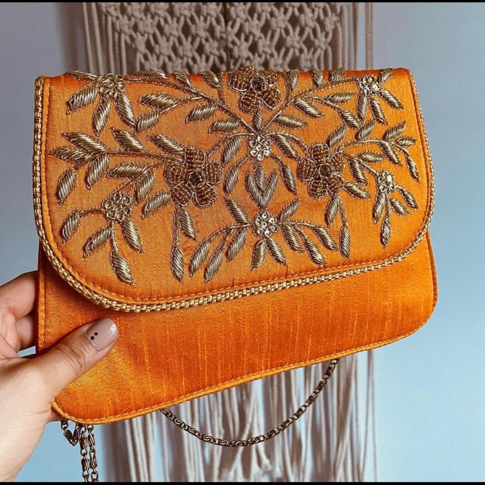 VINTAGE Chain Strap Embroidered & Beaded Clutch